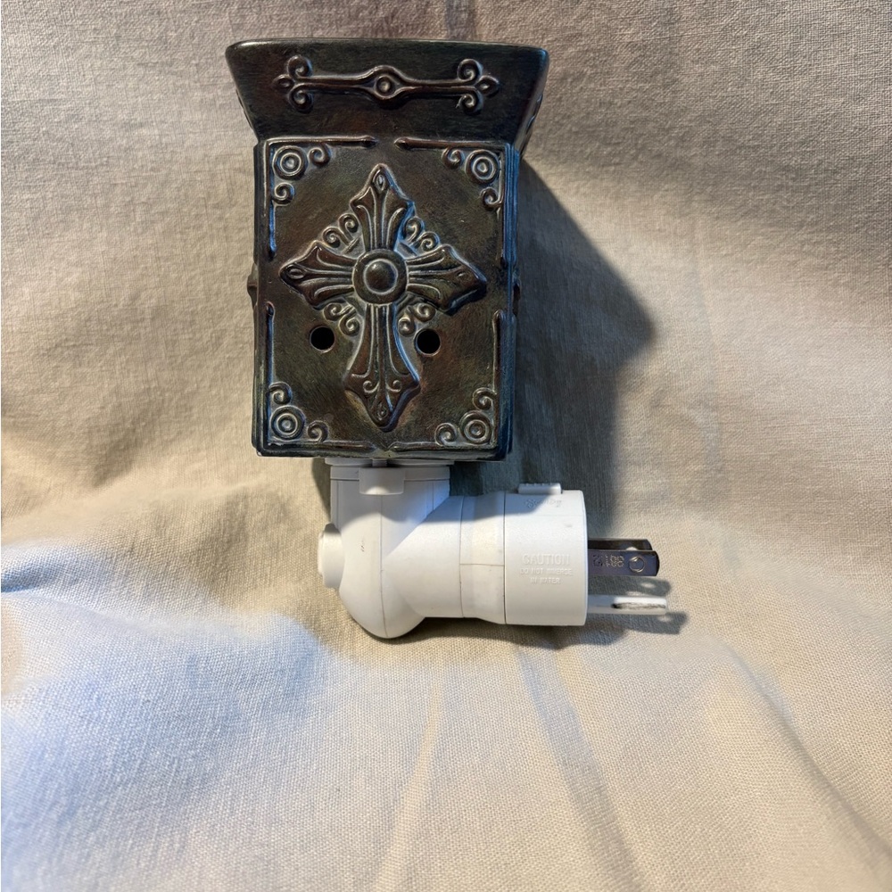 Sentsy plug-in warmer